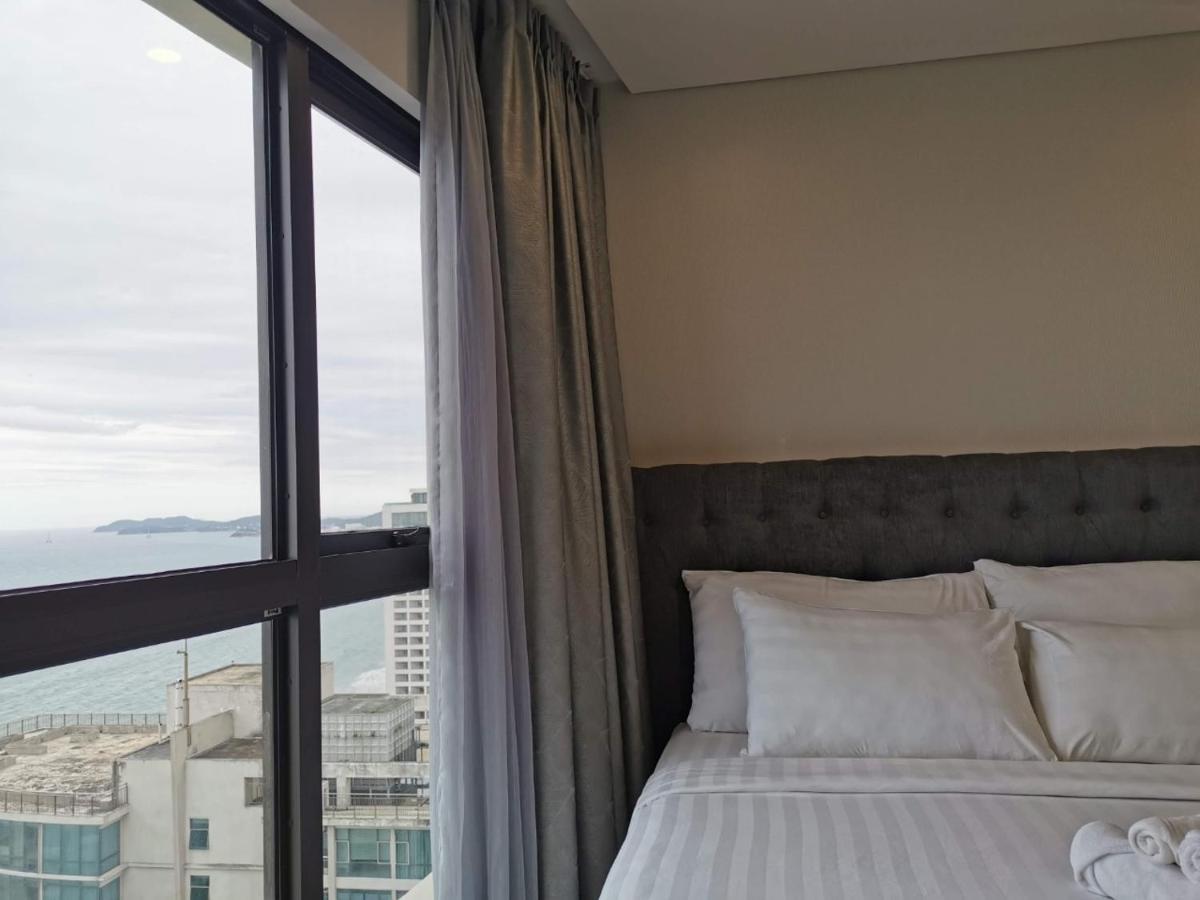 Gold Coast Luxury Apartment Nha Trang Esterno foto